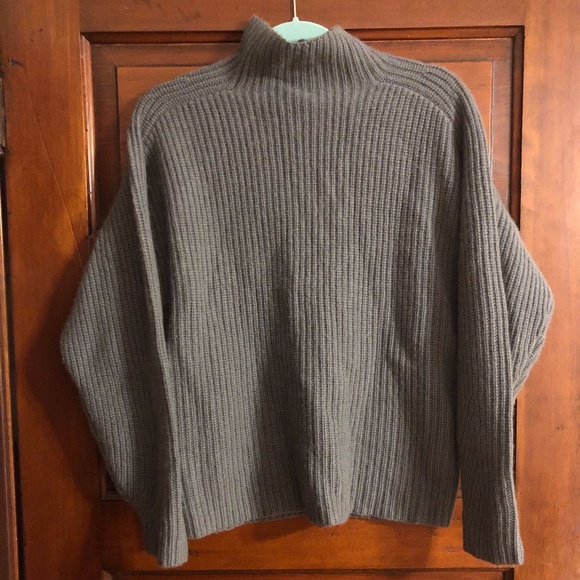 Ann Taylor Ribbed Cashmere Turtleneck Sweater NWT - Picture 3 of 4